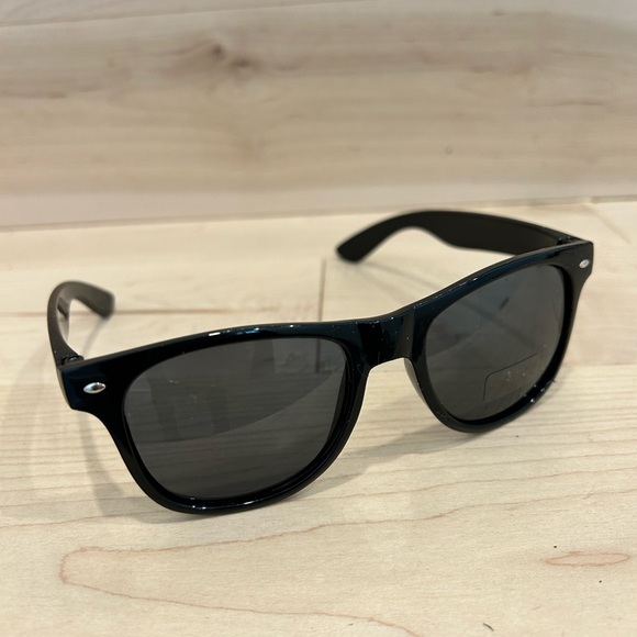 Monster Energy Sunglasses - Picture 2 of 4